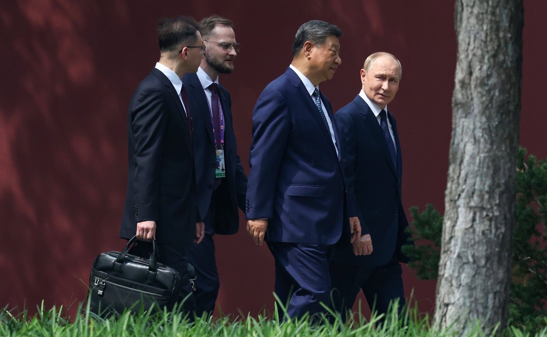 „ТРАЈНО ПРИЈАТЕЛСТВО“ И ЕНЕРГЕТСКИ ПРОЕКТИ: Што ќе донесе посетата на Путин на Пекинг само неколку дена после Трамп?