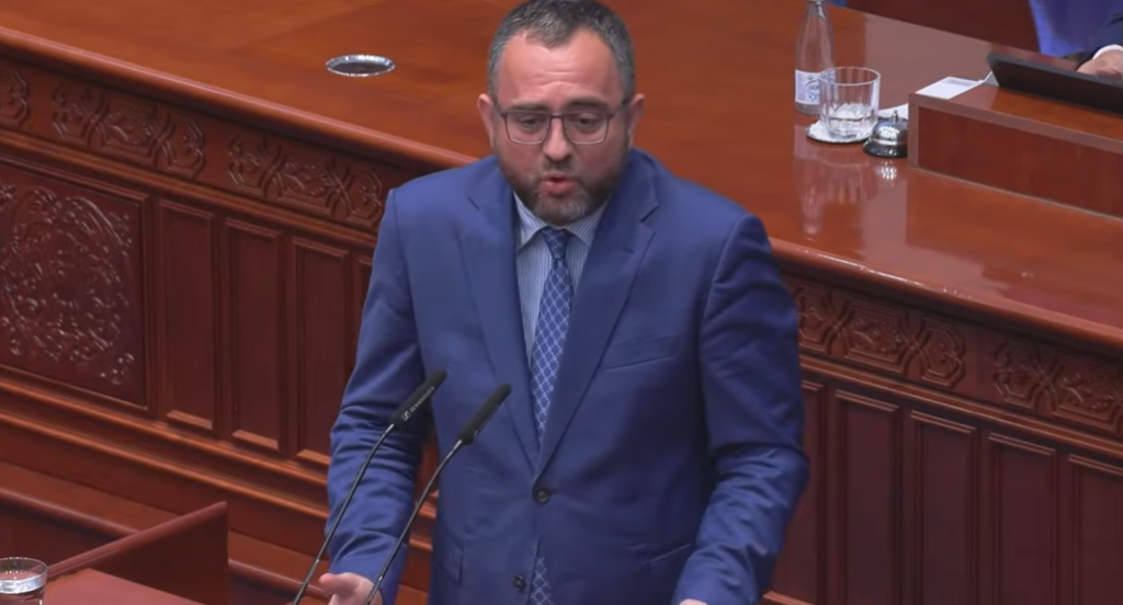 Ако продолжите со манипулациите, ќе останете и без тие неколку пратенички столчиња – Тошковски за барањето оставка од СДСМ