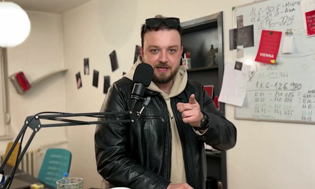 ДОКУМЕНТАРЕЦОТ „СЛУШНИ МЕ“ НЕ Е ЗА КАРИЕРАТА НА СЛАТКАРИСТИКА ТУКУ ЗА НЕГОВАТА БОРБА СО ПЕЛТЕЧЕЊЕТО И СТИГМАТА, ПОЈАСНИ МИНИСТЕРСТВОТО ЗА КУЛТУРА