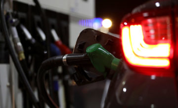 Горивата поскапуваат од два до 2,5 денари по литар