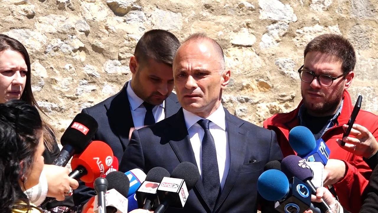 Филипче: Не сме чуле никаде од Бугарија дека го негира нашиот идентитет