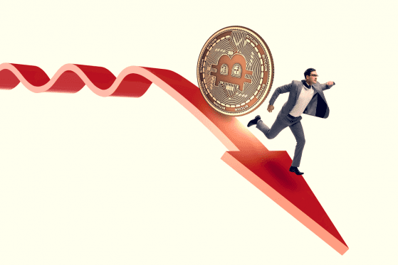 Криптовалутите под притисок! Биткоинот и алткоините губат вредност!
