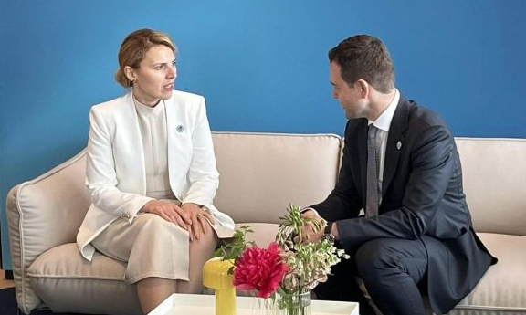 Македонија да не влегува во конфликт со Бугарија, туку да ги исполни обврските за ЕУ – бара бугарската министерка Петрова