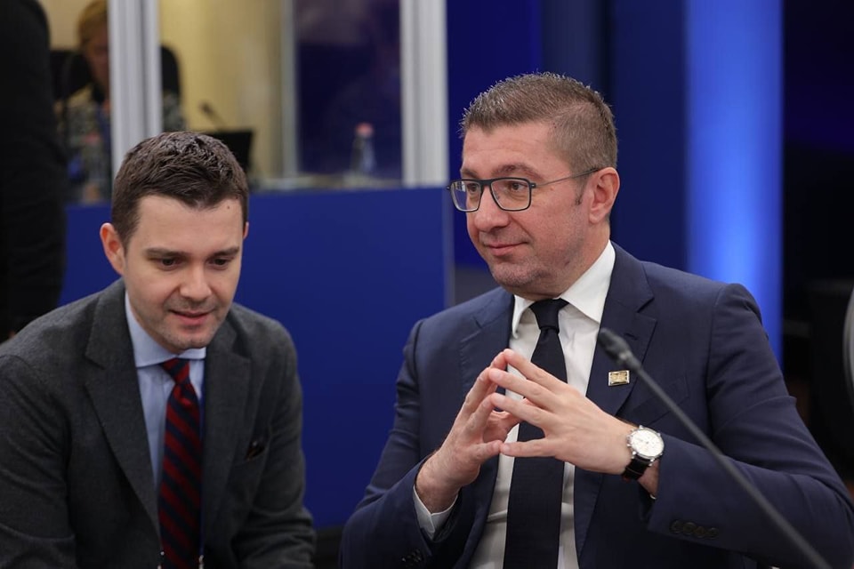 Македонија не смее да биде пасивен набљудувач за сопствената иднина, Муцунски и Мицкоски да се огласат по предлогот на Мерц, бара Левица