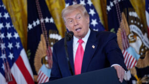 Трамп тврди дека цените на горивата ќе паднат многу брзо
