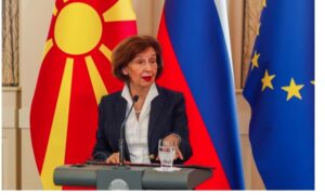 Сиљановска-Давкова: Не бараме привилегии, туку почитување на европските принципи