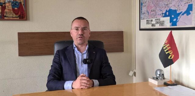 Џамбаски се жали од реакцијата на Муцунски, обвинува дека „Македонија три години нема напредок кон ЕУ“