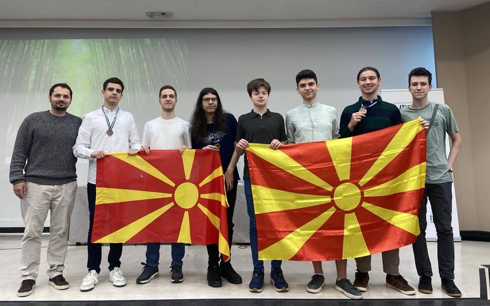Млади генијалци ја претставија Македонија: Голем успех во математика и економија