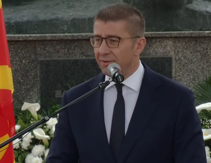 Мицкоски по повод 9 Мај: Не смееме да дозволиме подвигот на загинатите борци да биде заборавен или релативизиран