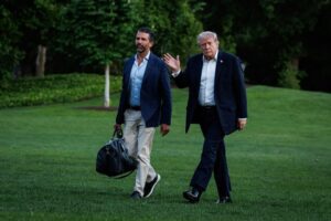 (ВИДЕО) Трамп веројатно нема да оди на венчавката на синот: Не ми одговара терминот