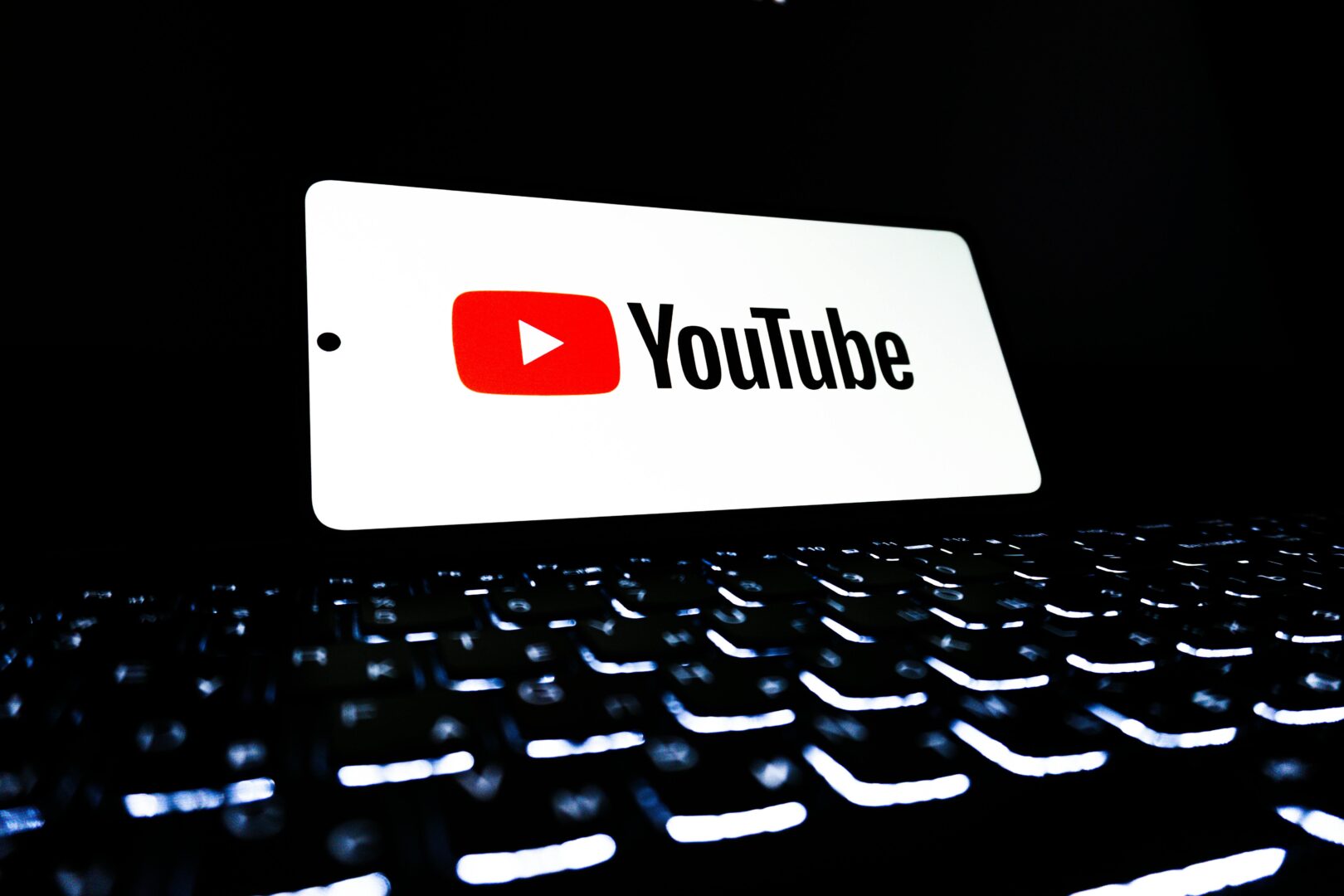 Никогаш доста од вештачка интелигенција – YouTube тестира нова функција