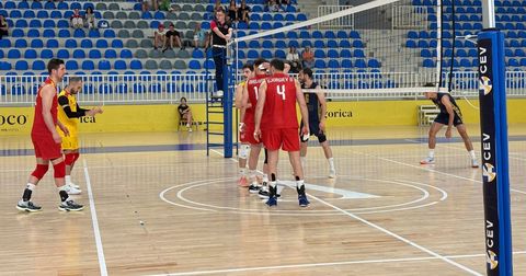 Одбојкарите вторпат поразени од Црна Гора во Подгорица