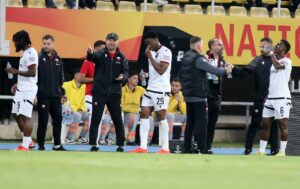 СКАНДАЛ: Играчите на Шкендија не ги примија медалите за финалето на Купот