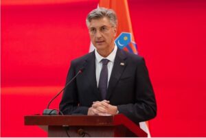 Пленковиќ: Македонската Влада добро напредува кон ЕУ