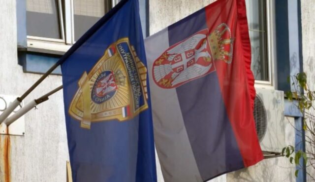 Пред студентските протести во Белград дојави за поставени бомби ги запреа возовите