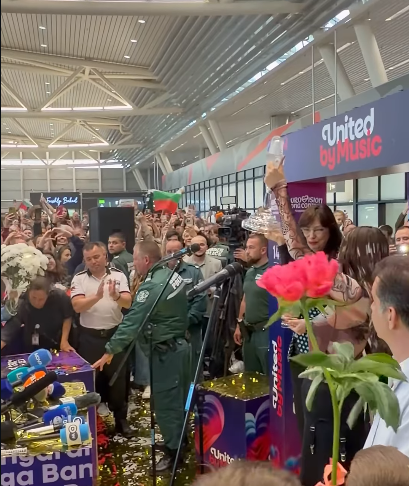 Дара во Бугарија ја пречекаа како Тито (ВИДЕО)