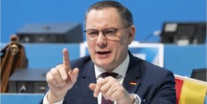 Крупала го обвинува Мерц дека ја турка Германија во војна: „Нема да има мир без Русија“