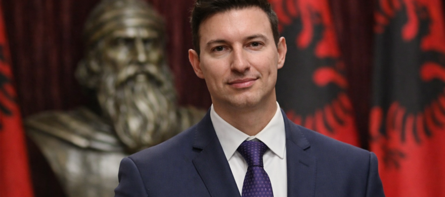 Ниту ВЛЕН ниту Владата не барале повлекување на амбасадорот на Албанија