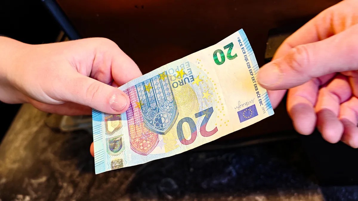 Од 100.000 евра бруто годишна плата во ЕУ, најмногу ќе ви одземе Белгија , а најмалку Бугарија