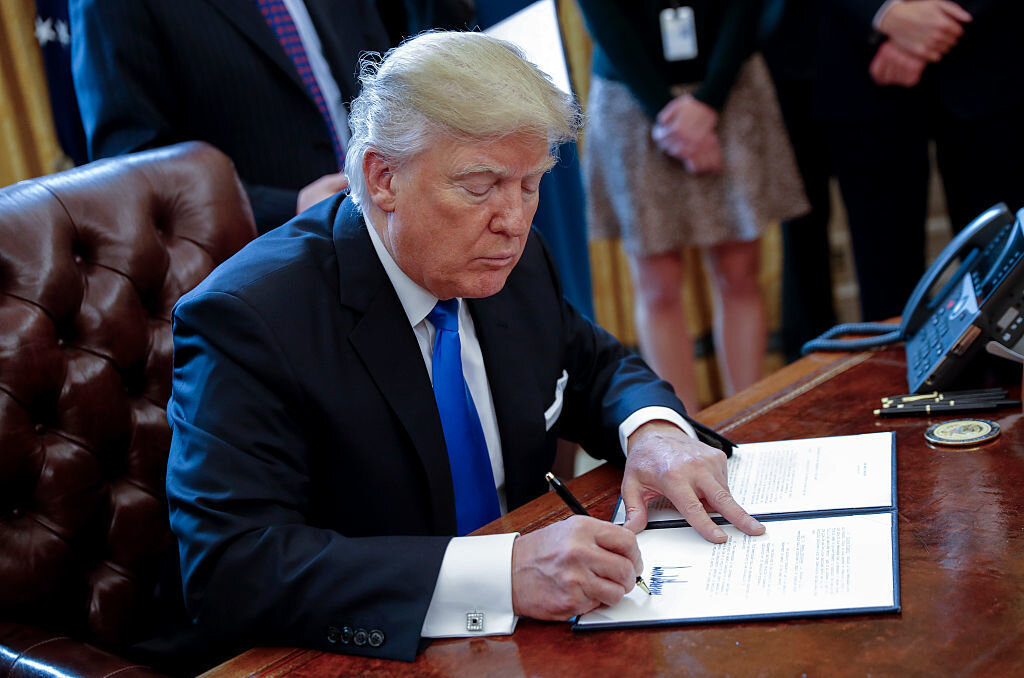 Трамп: Иранскиот збогатен ураниум ќе биде уништен или испратен во САД