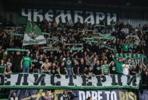 Битола врие – „Чкембари“ жестоко ги пречекаа „пелистерци“: „Играте ко пи*ки“… Зошто земате илијадници евра!?