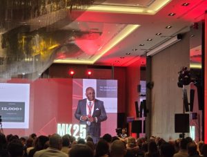 Самитот „Македонија 2025“ продолжува со фокус на економијата, вештачката интелигенција и дијаспората