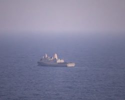 Тензии во Ормутскиот Теснец: Иран со тврдења за напад, САД негираат, а нафтата поскапува