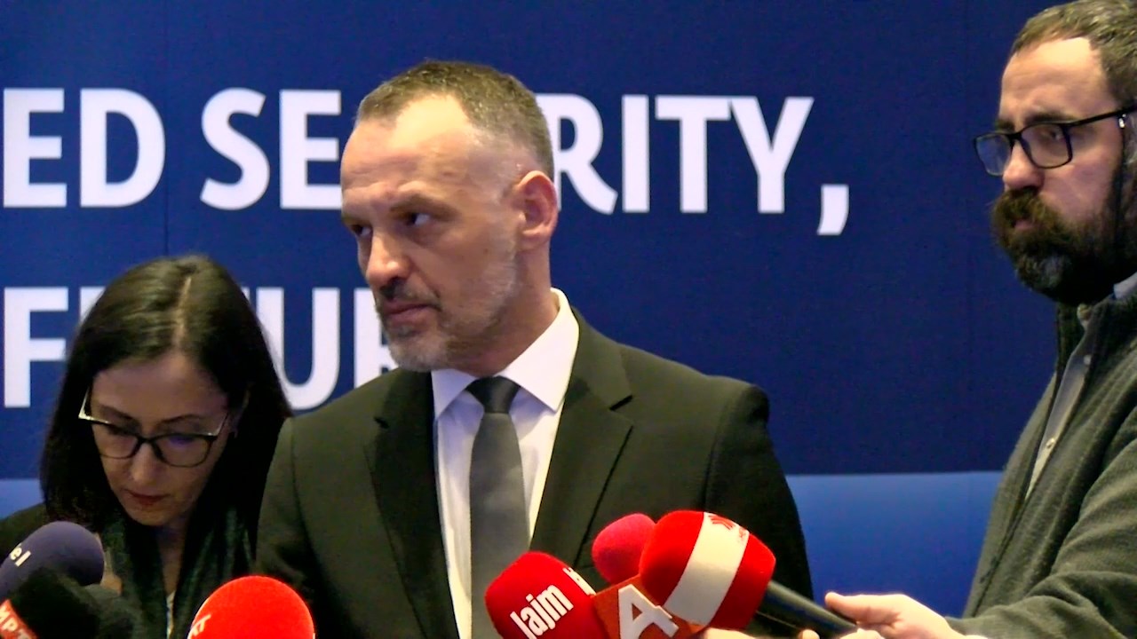 Опозициски прашања до власта