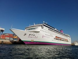 Франција стави во изолација повеќе од 1.700 лица на крузер поради сомнеж за норовирус