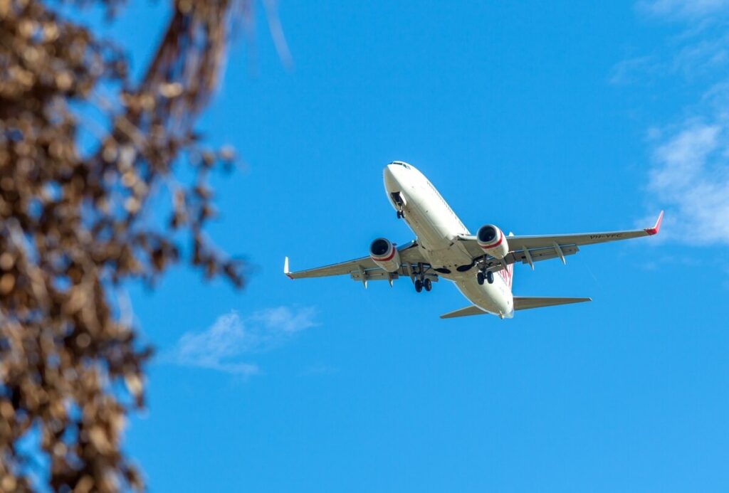 Авион на „Croatia Airlines“ во Сплит излета од пистата