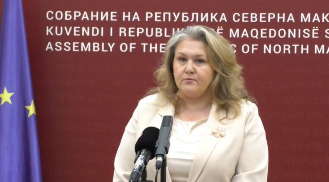 Петровска: ВМРО-ДПМНЕ гласаше „против“ членовите на Владата да имаат само македонско, а не и бугарско државјанство
