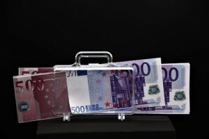 КОНЕЧНО ЌЕ ПОЧУВСТВУВААТ ДЕКА НИВНИОТ ВЛОЖЕН ТРУД СЕ ВРАЌА: Ова лето носи богатство за 4 хороскопски знаци