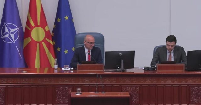 Милошоски не може да ја продолжи седницата за пратенички прашања: „Не е ова Баерн против ПСЖ па да додадеме 8 минути плус“
