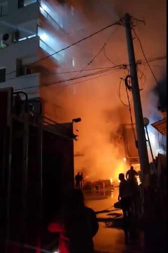 ПОЖАР ВО КУЌА ВО МАТЕЈЧЕ: Две лица пренесени во болница поради вдишување чад