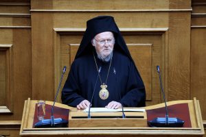 Вартоломеј од грчкиот парламент повика на мир во светот