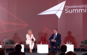 Мицкоски на Самитот на Македонија 2025: Поврзување на државата за поголем економски раст