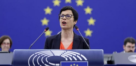 КОС: Невозможно е Украина да влезе во ЕУ идната година, но ЕУ треба да го менува системот за пристапување
