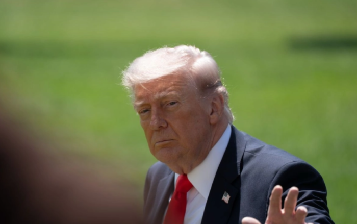 Трамп вели дека морнарицата на САД дејствува „како пирати“
