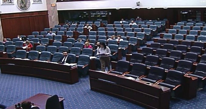Македонија оди во погрешна насока, владата го владее собранието, а пратениците застапуваат само лични интереси, вели ново истражување на јавното мислење