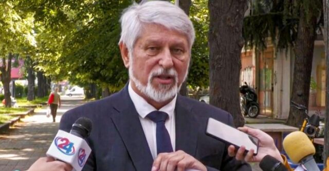 „Лукровски е новата Данела со брада и ширум отворени очи“: Јакимовски тврди дека градоначалникот на Карпош си заминува и дека се избира партиски заменик