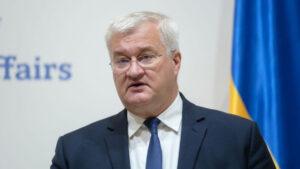 Сибиха: Украина нема да и отстапи територија на Русија