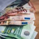 Каде во Европа домаќинствата штедат најмногу од своите приходи?