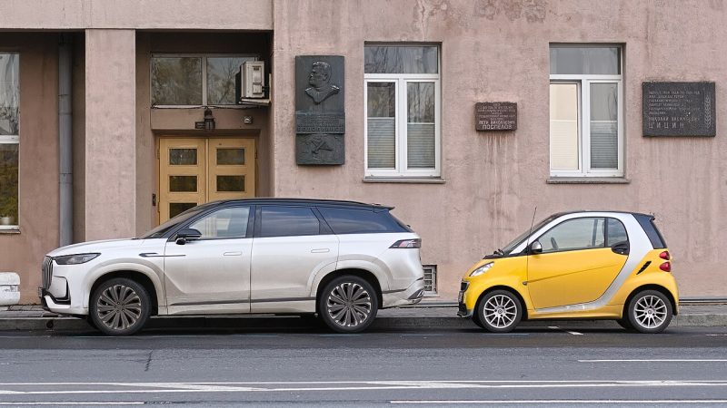 Трамп најави царини од 25% за автомобили од ЕУ, обвинува дека Унијата не го почитува договорот