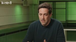 ВИДЕО: Медиумскиот магнат од ерата на Орбан ги нуди компаниите на државата, полицијата потврди дека ги истражува