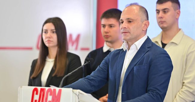 ЦЕНАТА ЗА ОСТАНУВАЊЕ НАДВОР ОД ЕУ НЕМА ДА ЈА ПЛАТИ МИЦКОСКИ, ЌЕ ЈА ПЛАТАТ ГРАЃАНИТЕ И НИВНИТЕ ДЕЦА, КАЖА ФИЛИПЧЕ И ПОБАРА РЕФЕРЕНДУМ