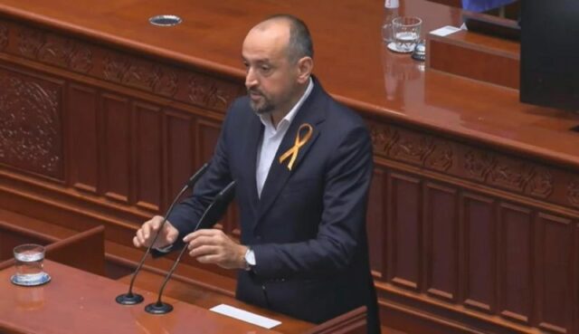 Битиќи бара од Димитриеска Кочоска да се појави во Собрание и да даде отчет за новото задолжување од 260 милиони евра