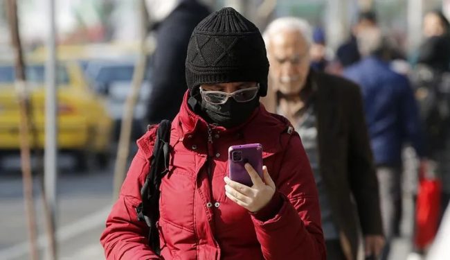 ИРАН ПОЧНА ДА ГО ВРАЌА ПРИСТАПОТ ДО ИНТЕРНЕТ ПО ТРИМЕСЕЧНАТА БЛОКАДА