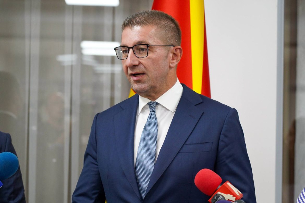 Мицкоски за аферата со шпионажа кај претседателката Сиљановска: „Тоа се шпионски талог и глодари од минатото“