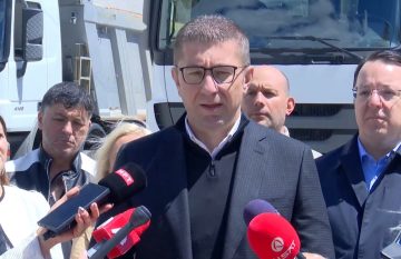 Мицкоски: За една година има над 15.000 нови вработени, невработеноста е намалена за повеќе од 10.000 лица