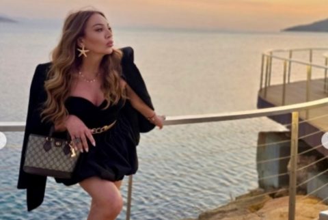 Лила порано го означи стартот на летото во црно бикини на плажа во Бодрум